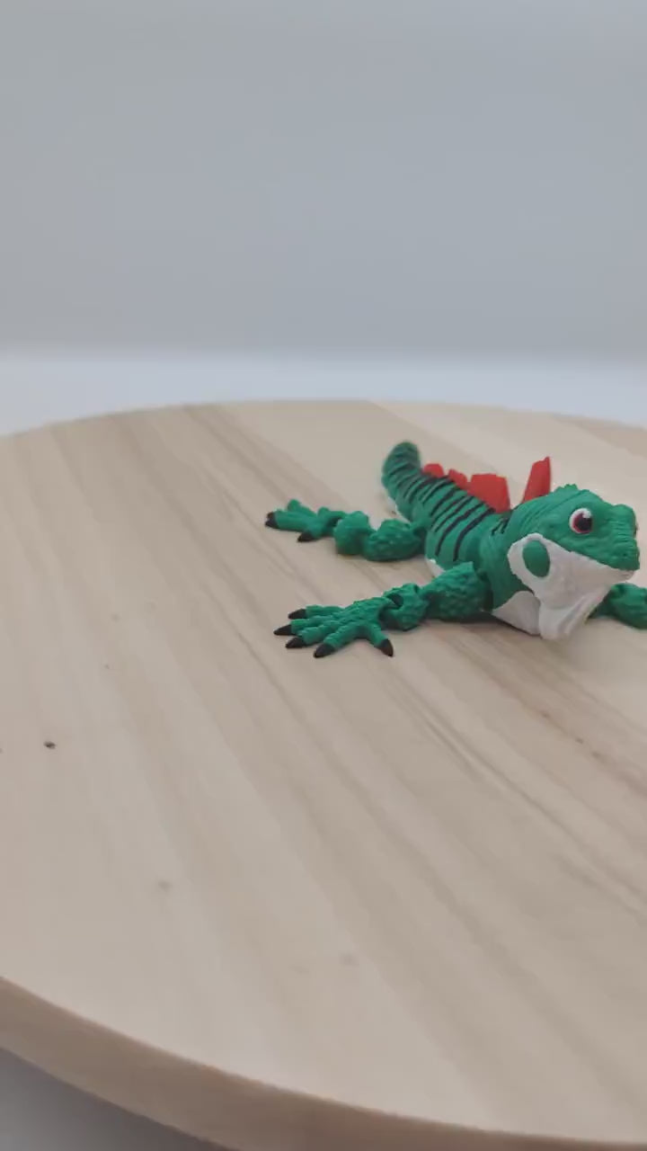 Interactive Iguana Figurine - Engage Your Imagination with Hours of Creative Play, Ideal for Pretend Adventures and Storytelling Fun